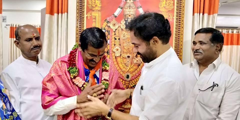 BMS యూనియన్ ప్రెసిడెంట్గా గెలిచినా శంకర్ గారిని సన్మానించిన బీజేపీ నేత ఎమ్మెల్యే కిషన్ రెడ్డి !!