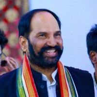 వెంటనే ఢిల్లీకి రావాలి ఉత్తమ్‌కు కాంగ్రెస్‌ అధిష్ఠానం పిలుపు                   బయలుదేరి వెళ్ళిన టీపీసీసీ చీఫ్